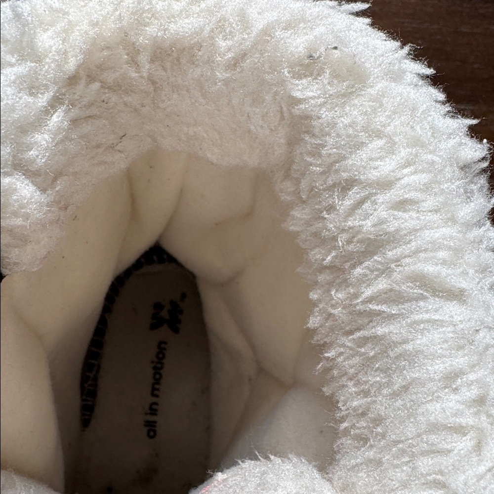 Size 1 all in motion snow Boots - Picture 12 of 13